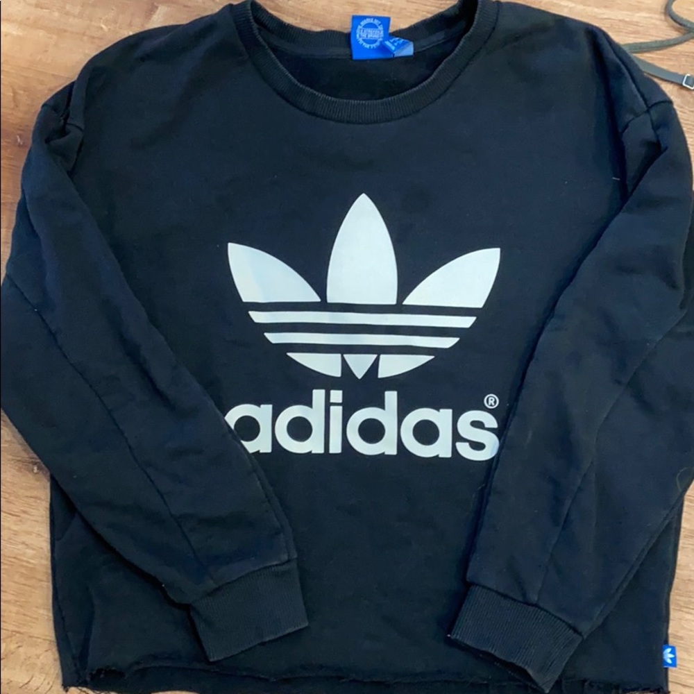 Cropped adidas sweatshirt